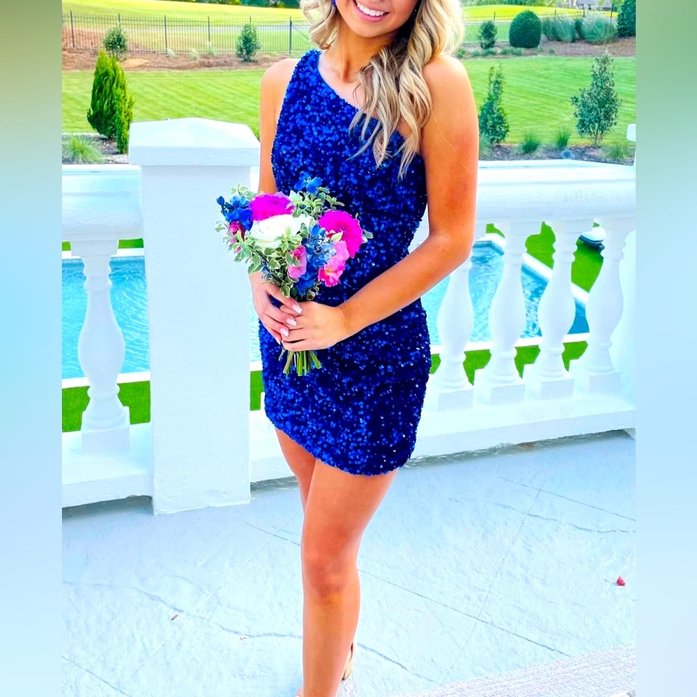 Size 00 Sherri Hill Royal blue homecoming dress /matching bowtie Cocktail sequin